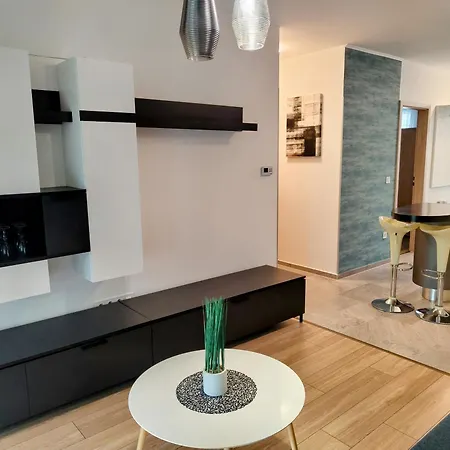 Grand 18 Apartamento *